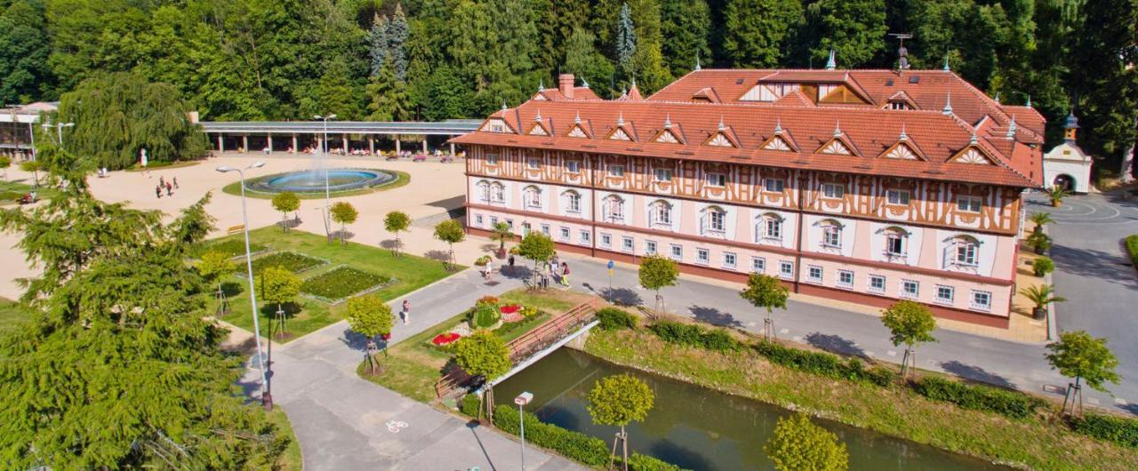 Vila Alice Лугачовице Экстерьер фото